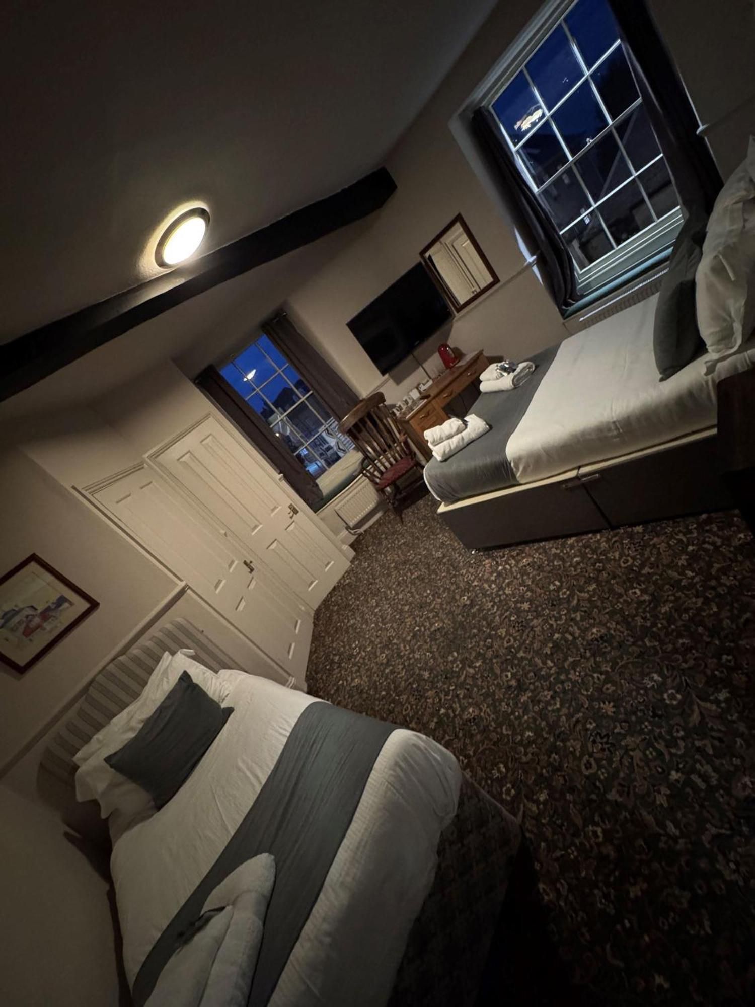The Kings Arms Hotel Chipping Norton Oda fotoğraf